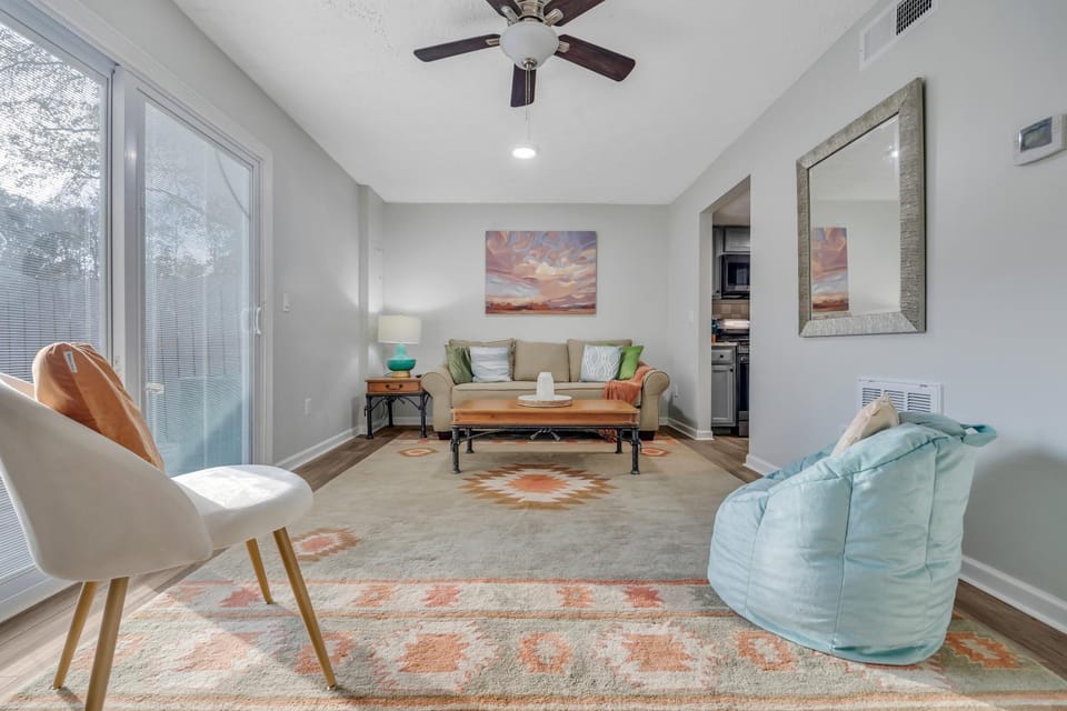 Living room, Seating area