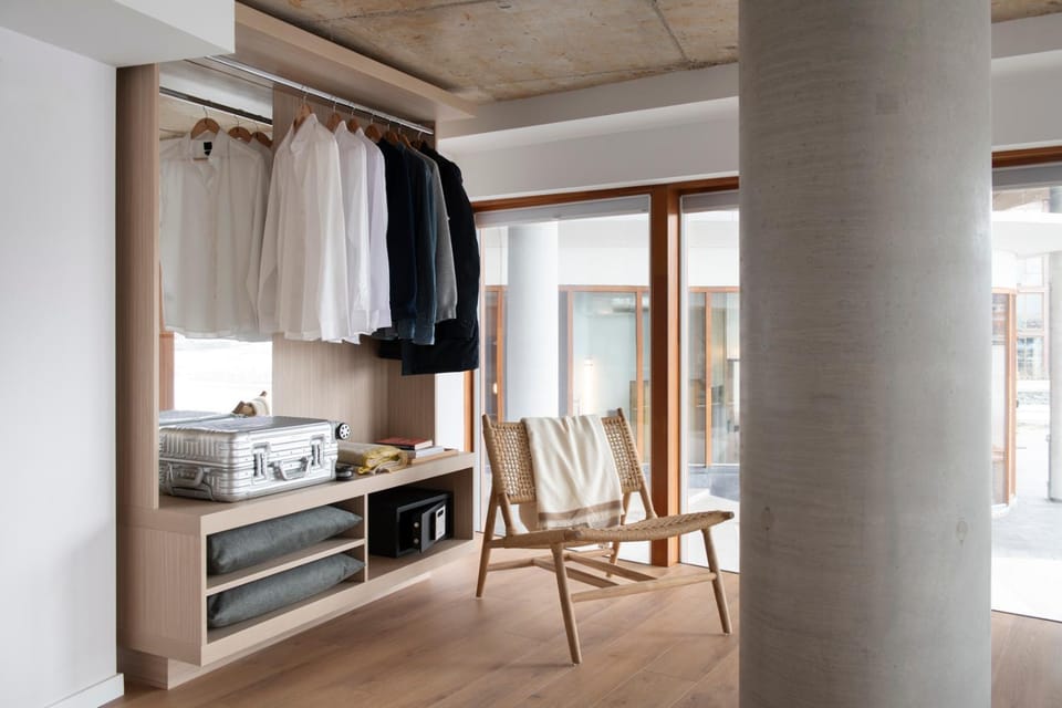 Bedroom, safe, wardrobe