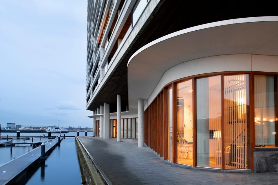 Property building, Facade/entrance