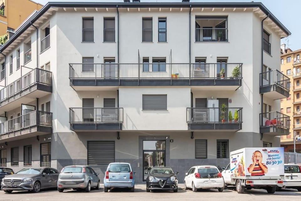Property building, Street view