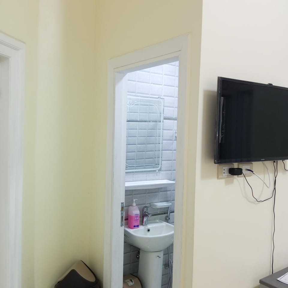 Bathroom, TV and multimedia