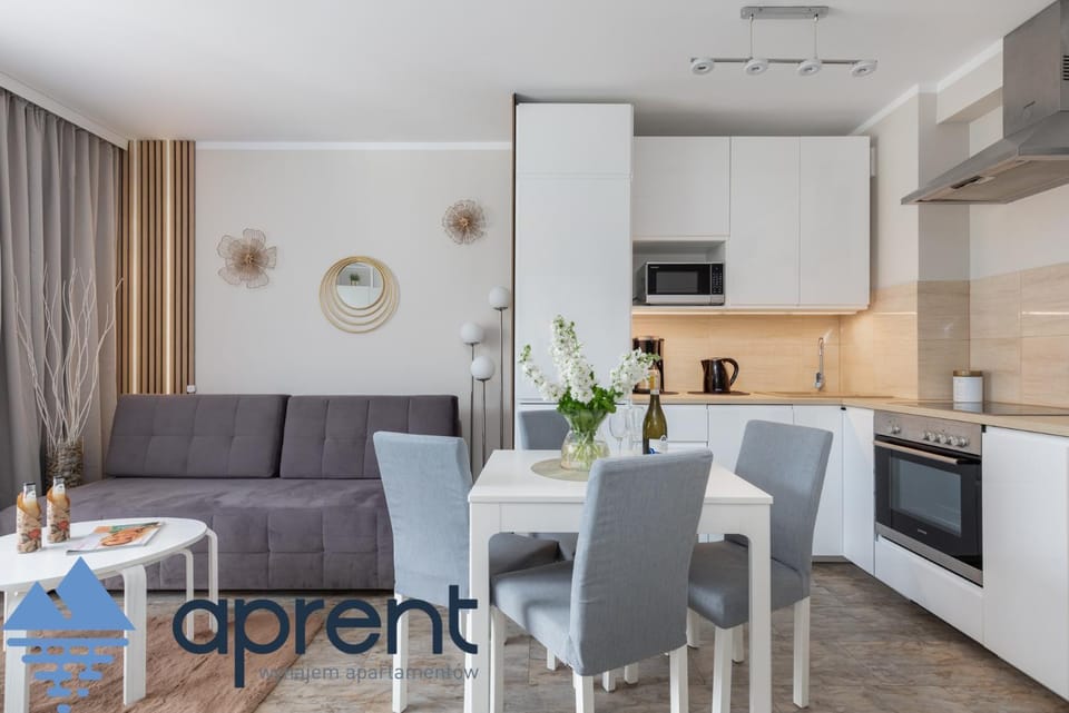 Kitchen or kitchenette, Living room, minibar, stove
