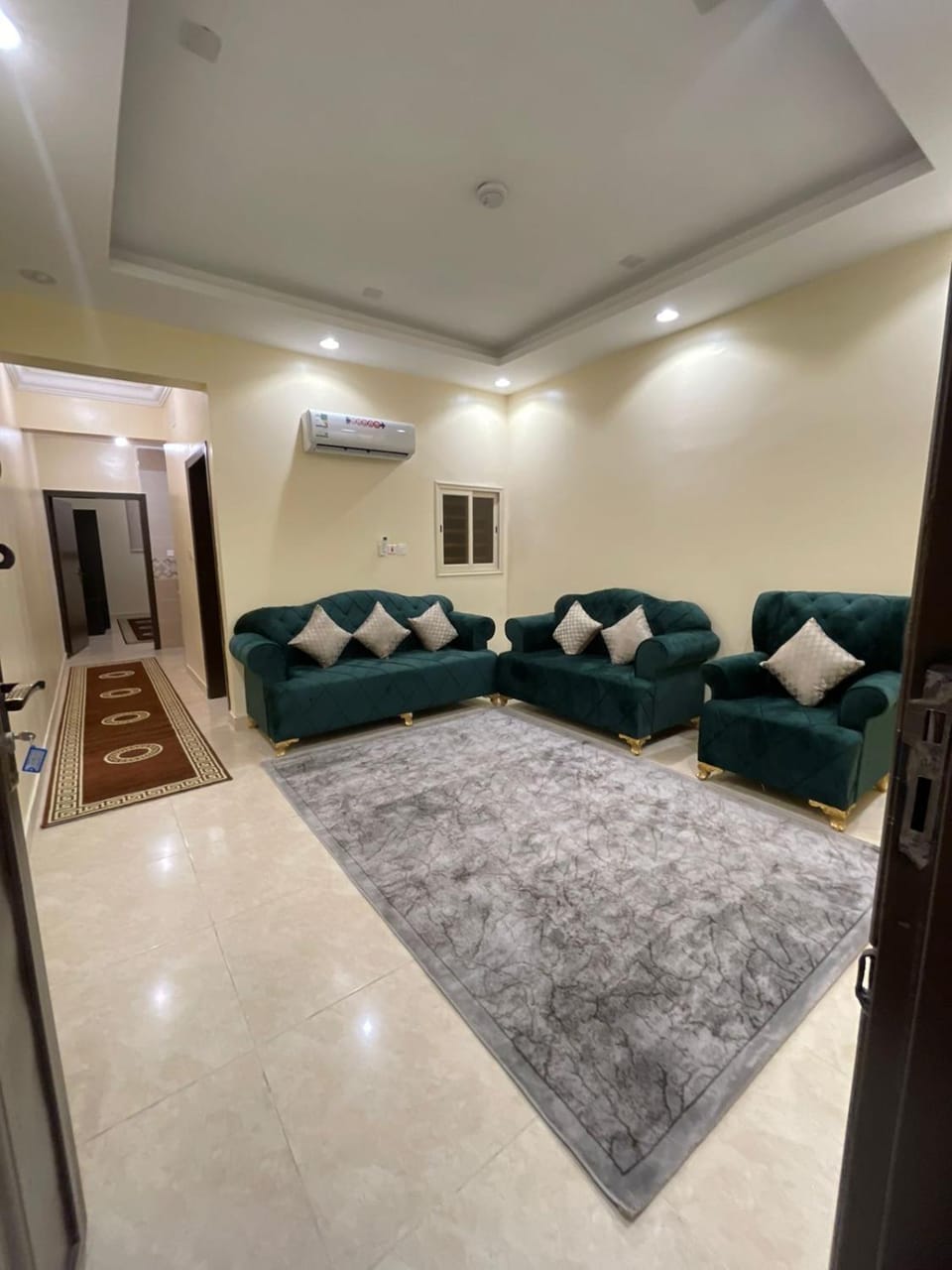 Living room, Seating area, air conditioner