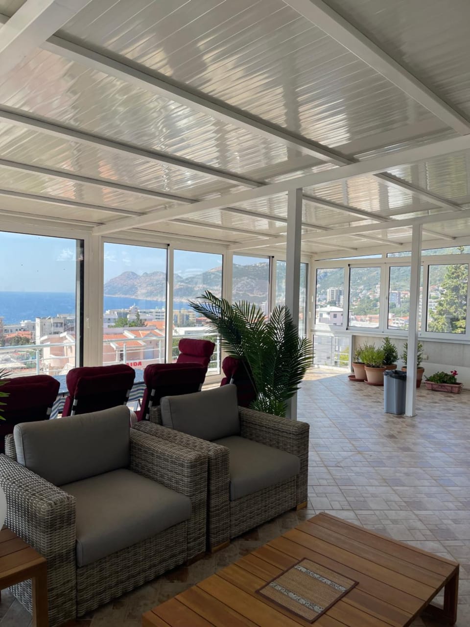 Natural landscape, View (from property/room), Balcony/Terrace, Seating area, Sea view