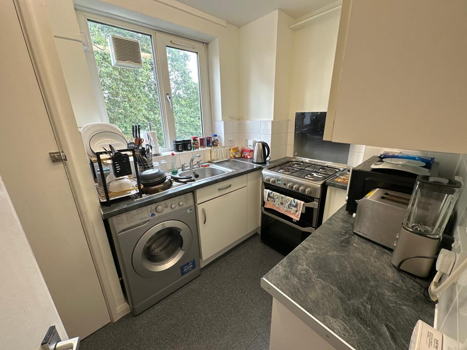 Cozy Room in Shared Home near Canary Wharf Vacation rental in London