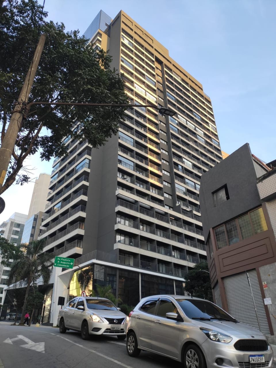 Property building, Day, City view, Location, Parking
