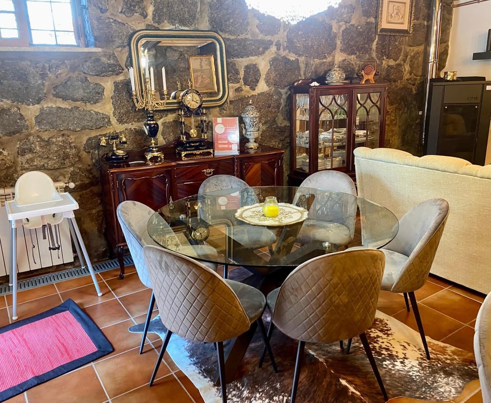 Communal lounge/ TV room, Kitchen or kitchenette, Dining area