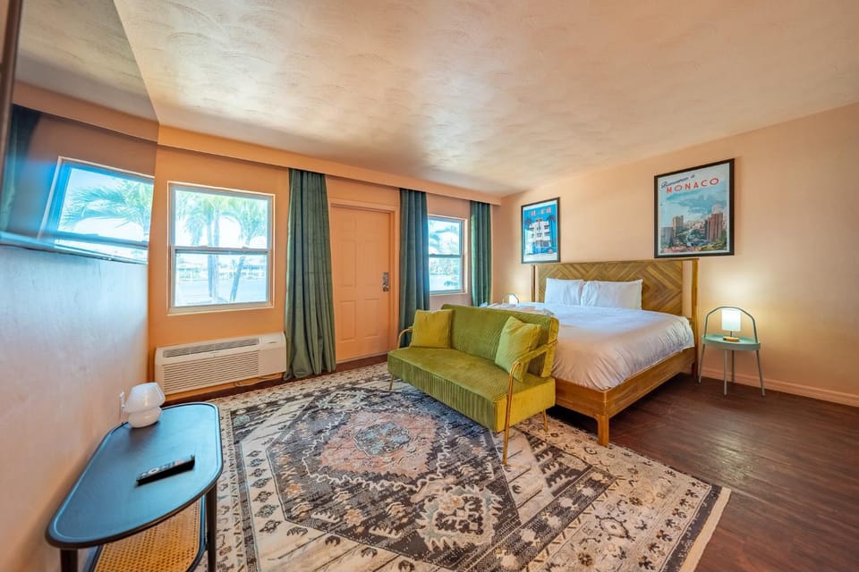 Tropical Breeze Vacation Rentals Apartment in Clearwater Beach