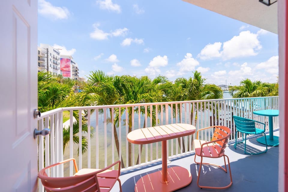 Tropical Breeze Vacation Rentals Apartment in Clearwater Beach