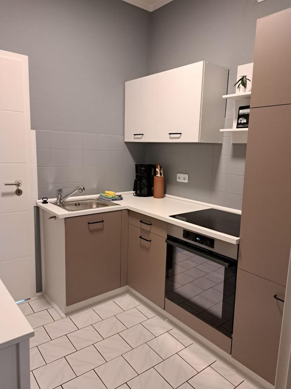 Kitchen or kitchenette, pet friendly, stove