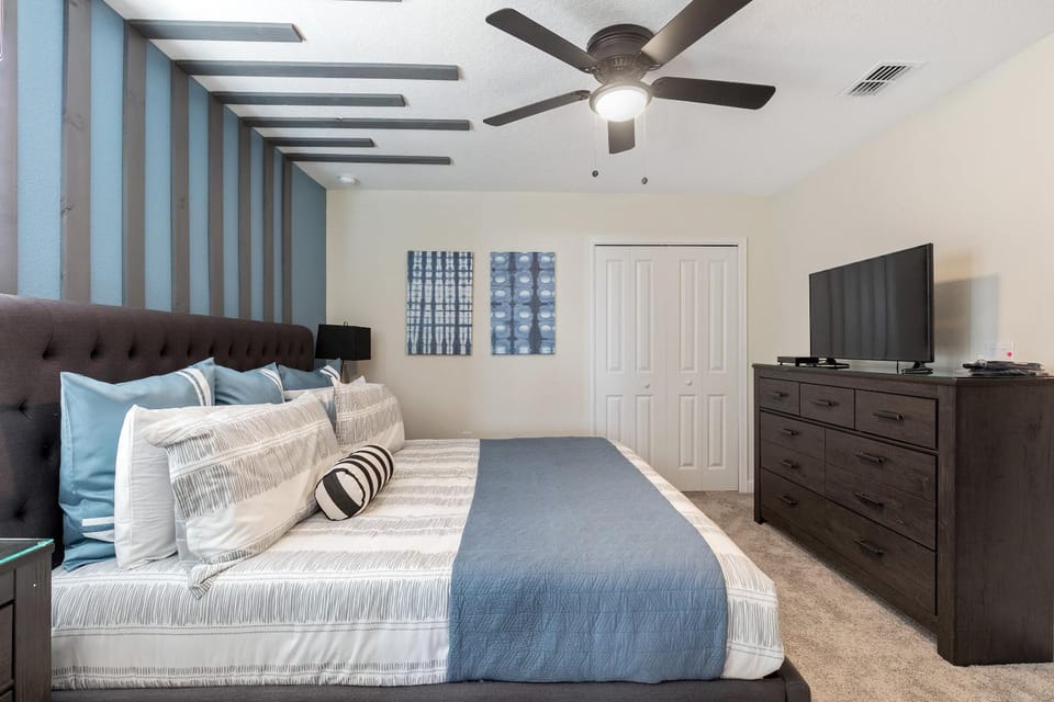 Bed, Bedroom