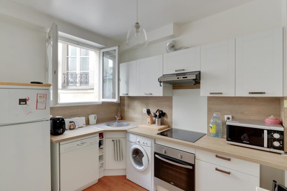 Coffee/tea facilities, Kitchen or kitchenette, dishwasher, oven, stove, toaster, washing machine