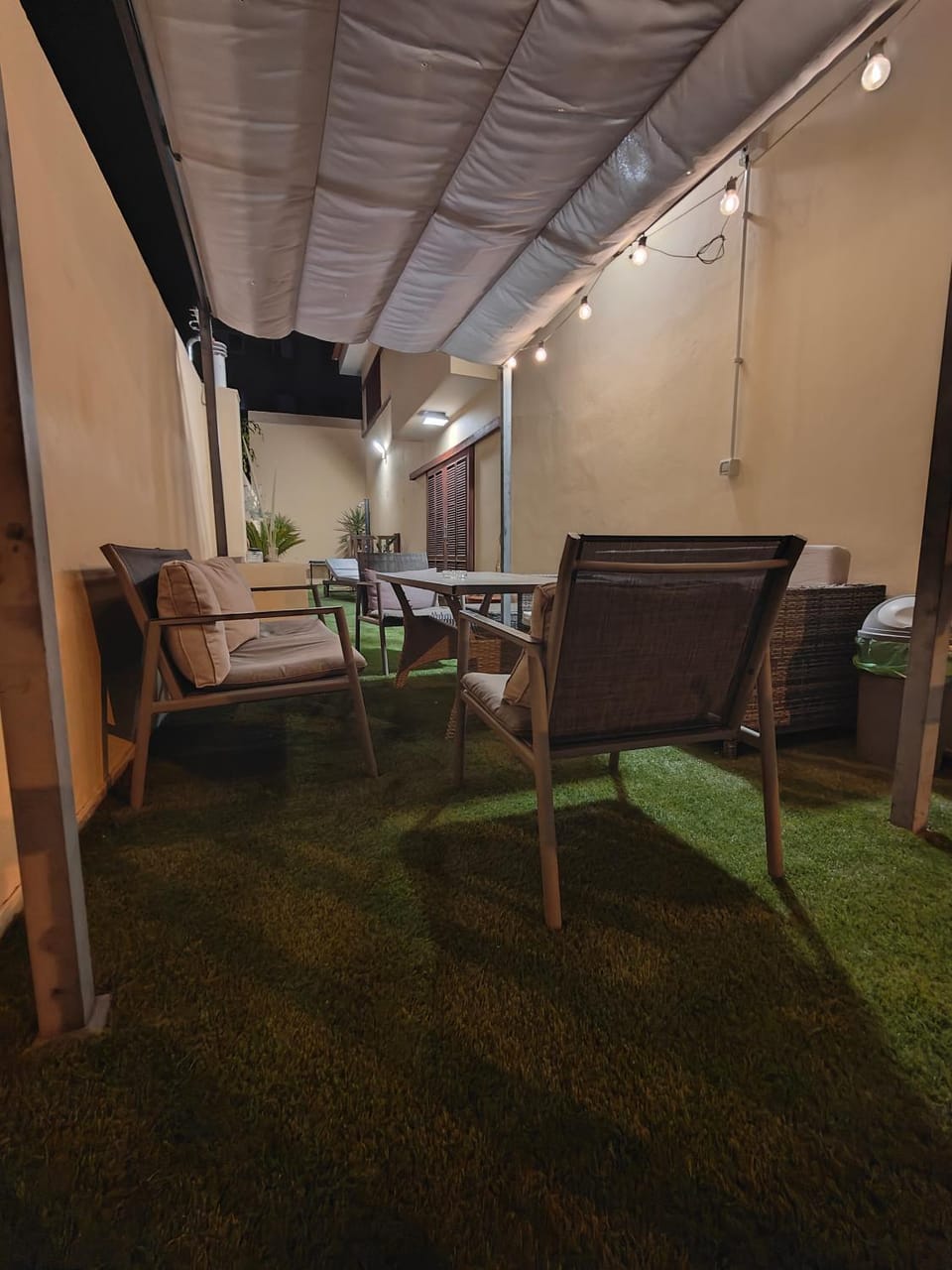 Property building, Summer, Balcony/Terrace