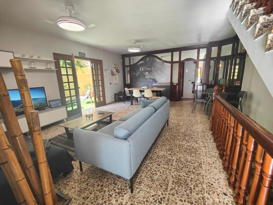 Communal lounge/ TV room, TV and multimedia, Living room