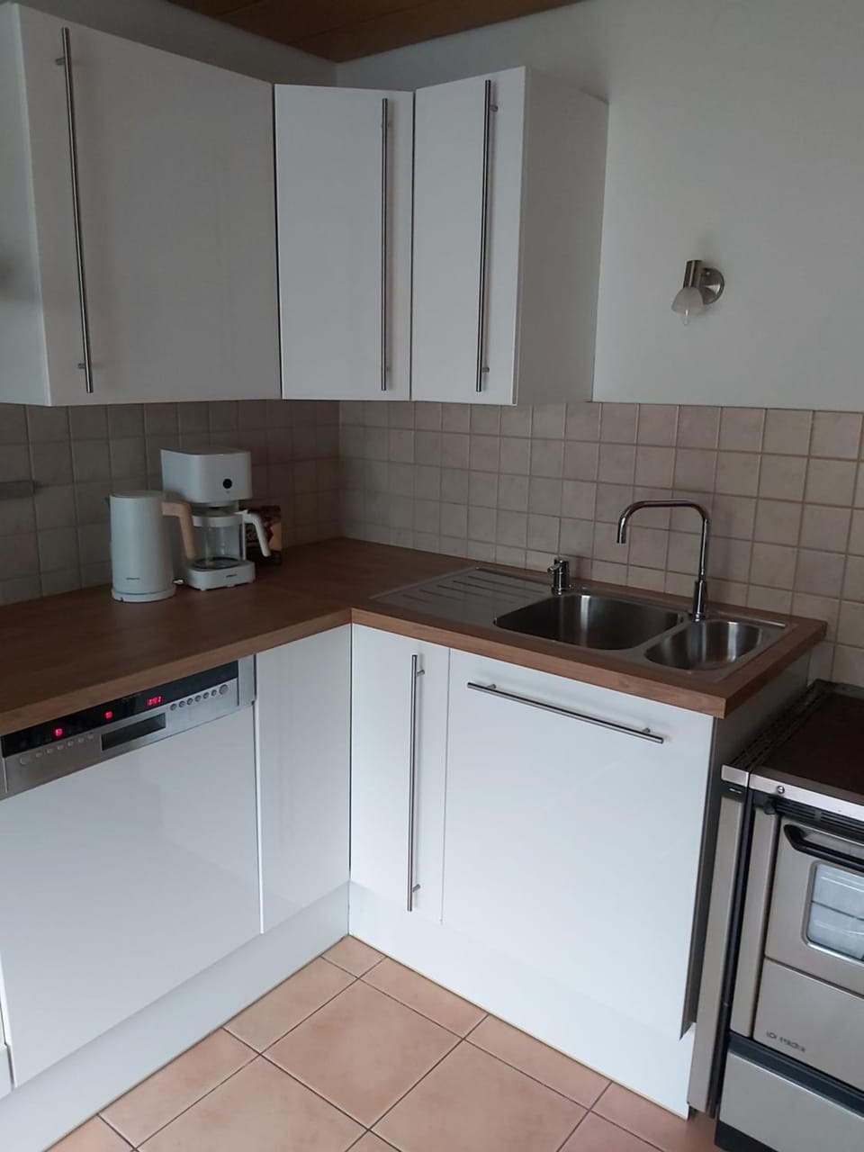 Coffee/tea facilities, Kitchen or kitchenette, dishwasher