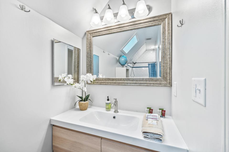 Cozy 4BR 2BA Home Near Inman Park House in Atlanta