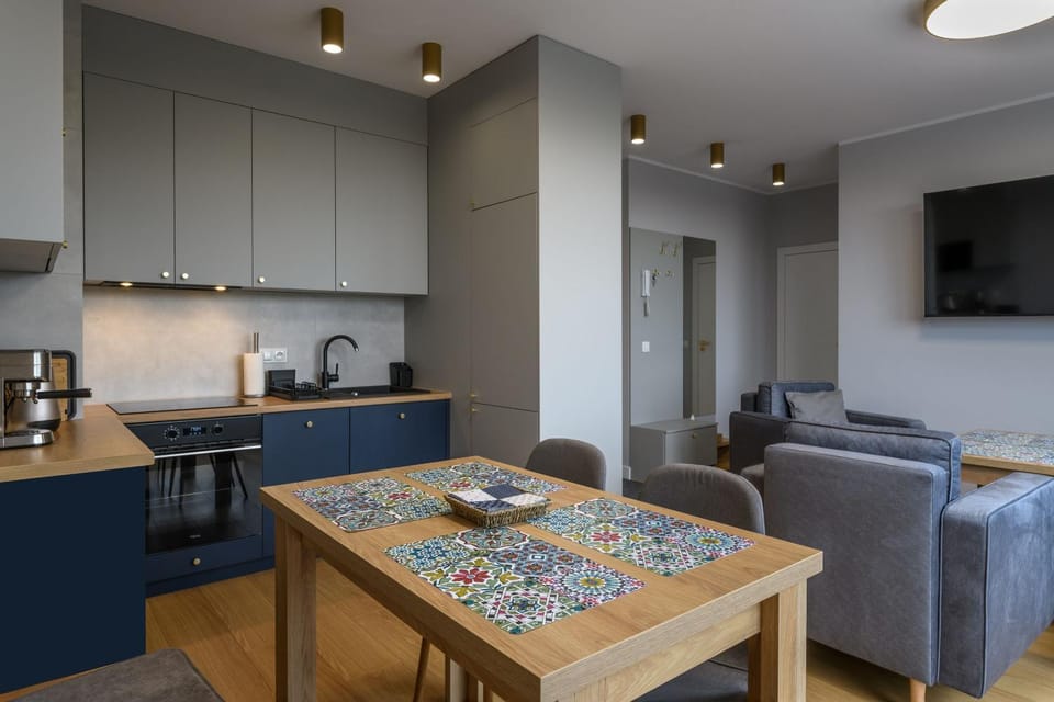 TV and multimedia, Coffee/tea facilities, Kitchen or kitchenette, Living room, Seating area, Dining area, minibar, pet friendly, stove