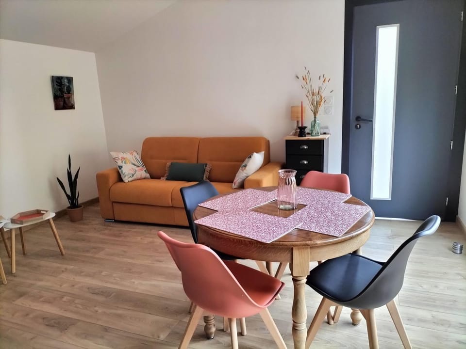 Living room, Dining area