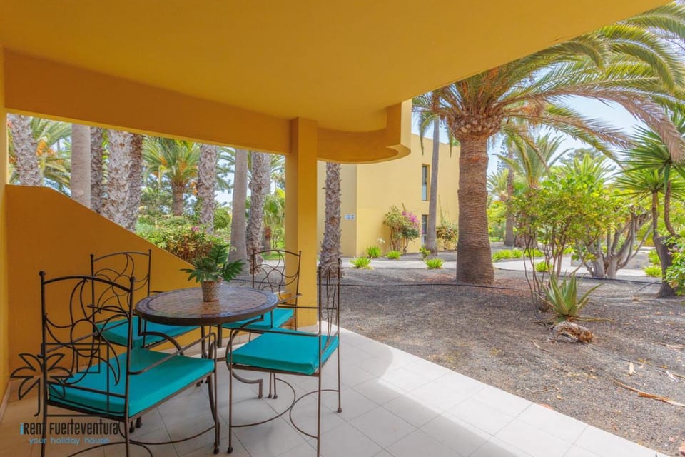 Patio, Dining area, Garden view