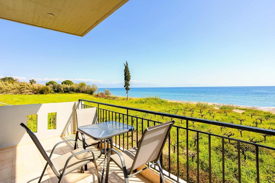 Beachfront Nest Memi, Koroni - Seaheaven Houses - A4 Apartment in Messenia
