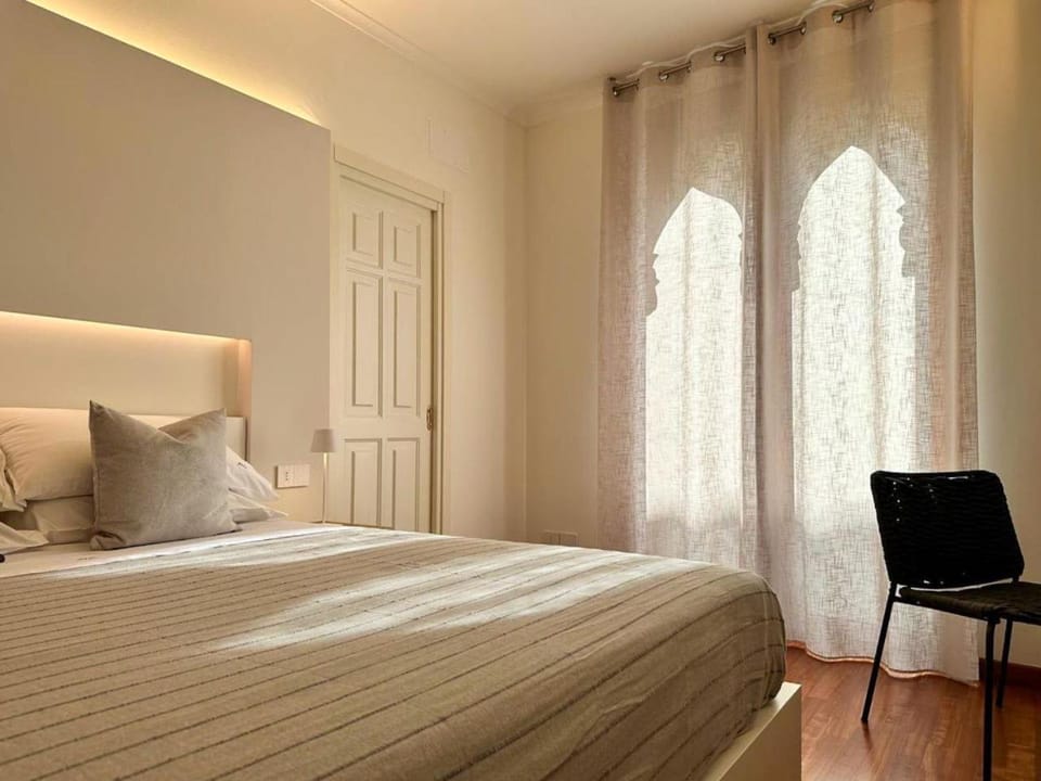 Bed, Balcony/Terrace, Photo of the whole room, Bedroom