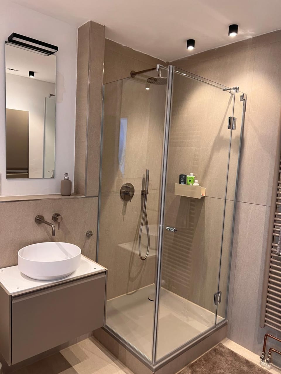 Shower, Bathroom, towels