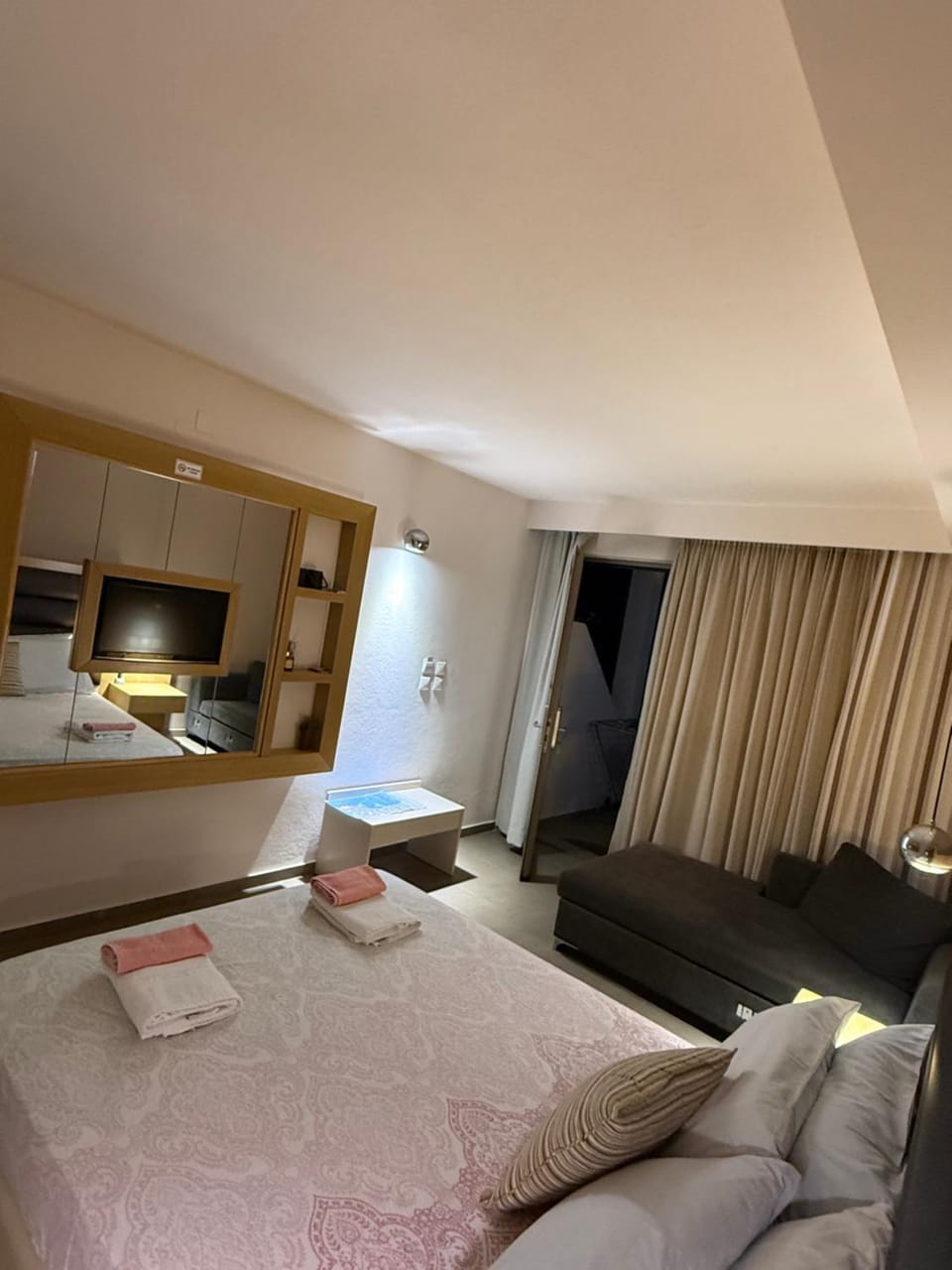 TV and multimedia, Seating area