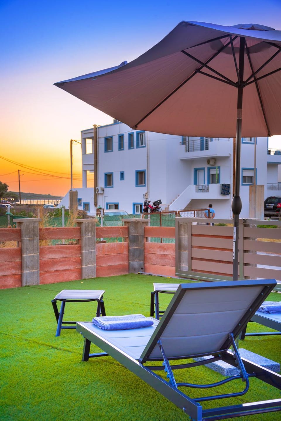 Garden, Garden, Balcony/Terrace, Sunset, sunbed