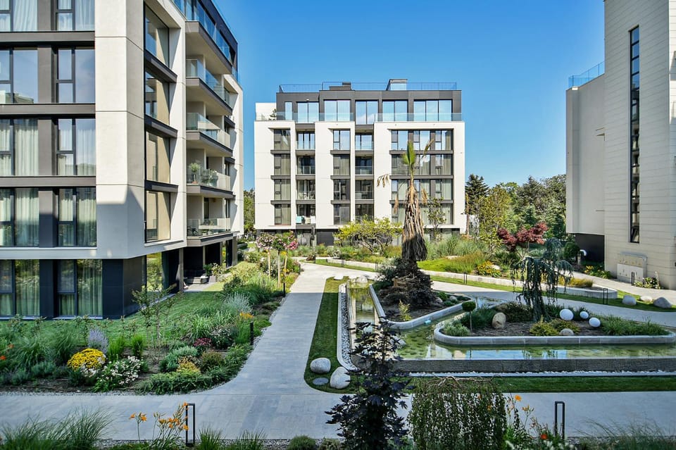 Property building, Day, Garden, Garden view