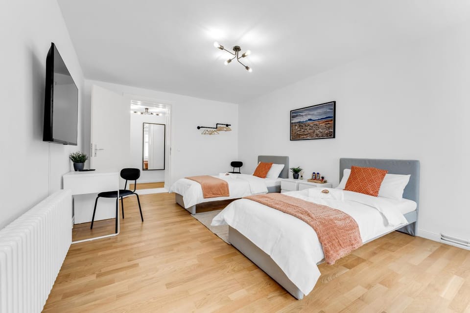 Bed, TV and multimedia