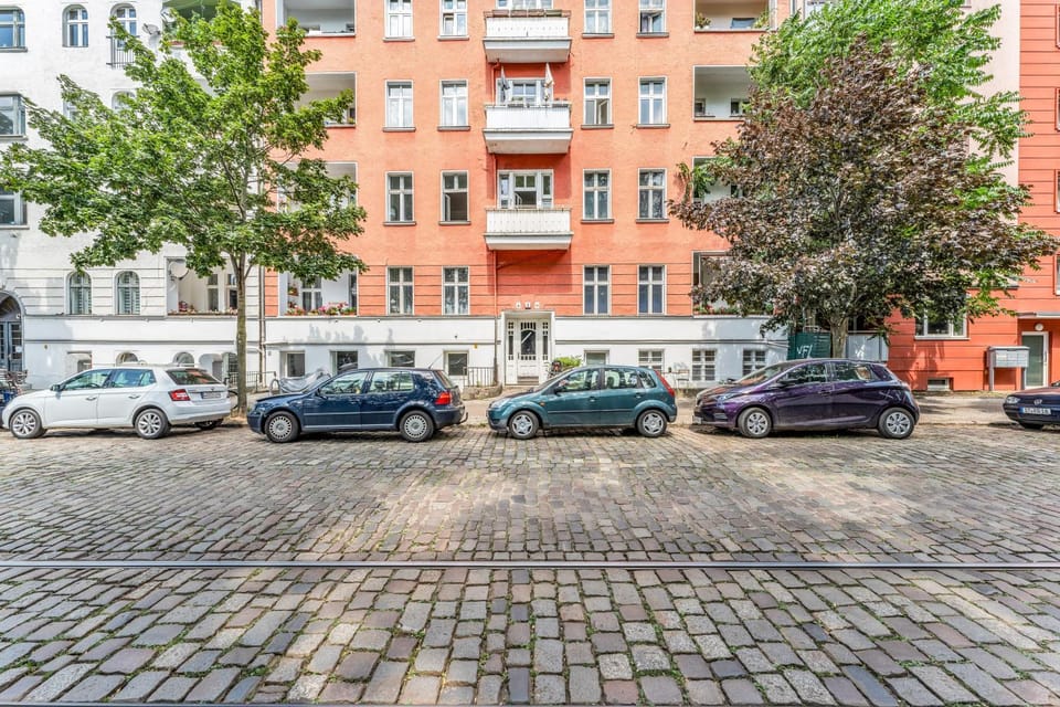Neighbourhood, Street view