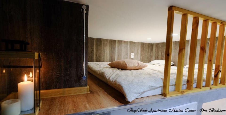 Bedroom, towels