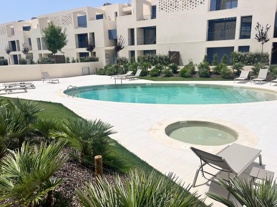 Patio, Swimming pool, Swimming pool
