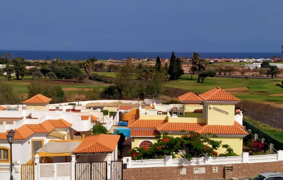 Casa Atlantica Golf & Sea view Apartment in Maxorata