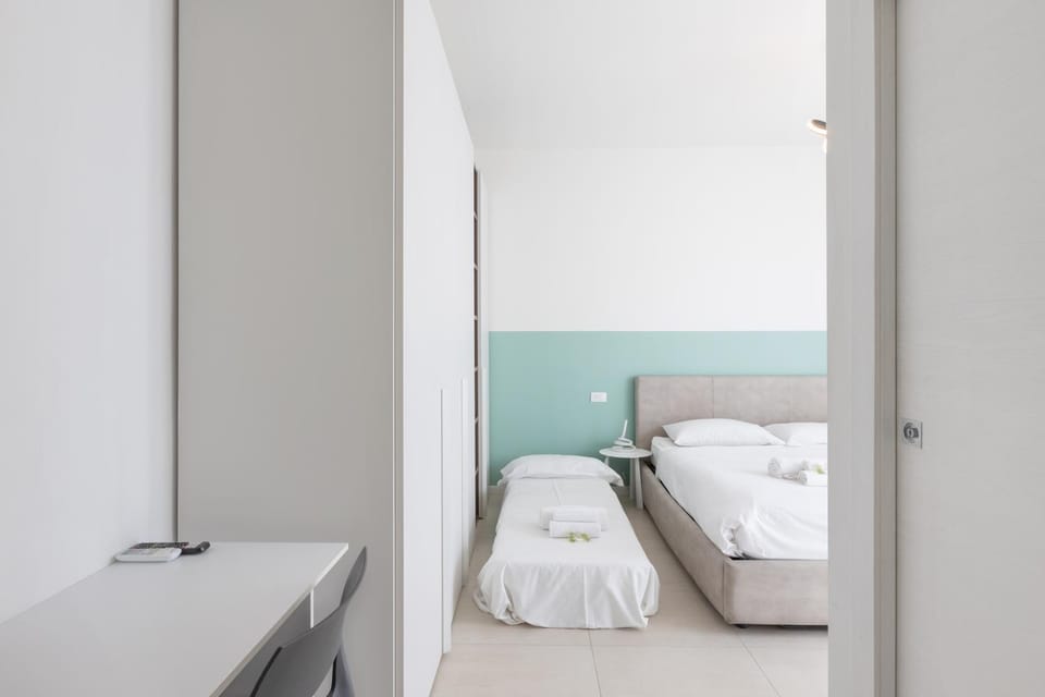 Bed, Photo of the whole room, Bedroom, towels, air conditioner