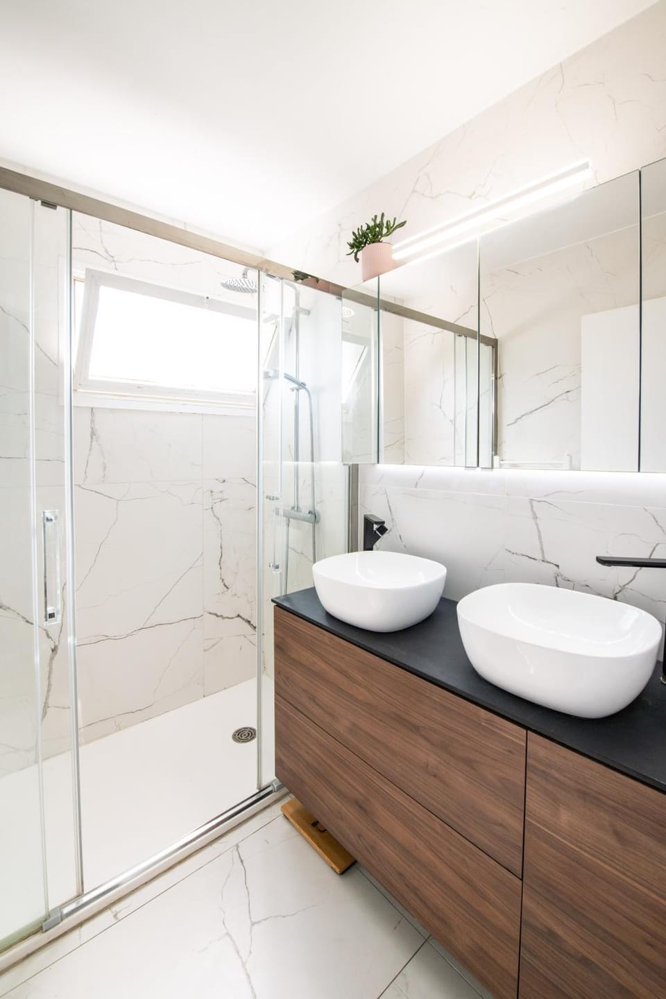 Shower, Bathroom, towels