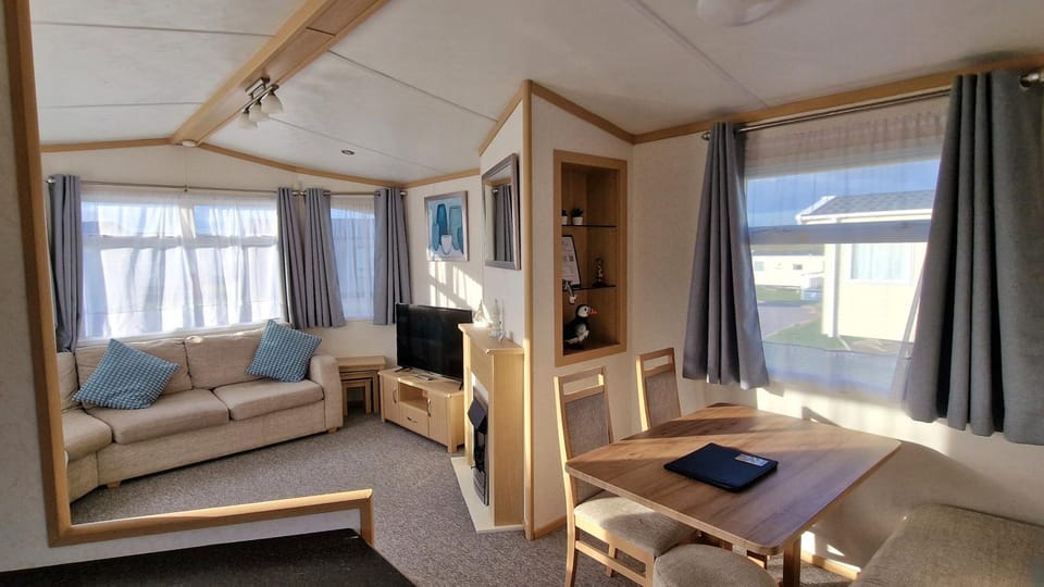 Carnaby Coastal Stay, West Sands House in Selsey