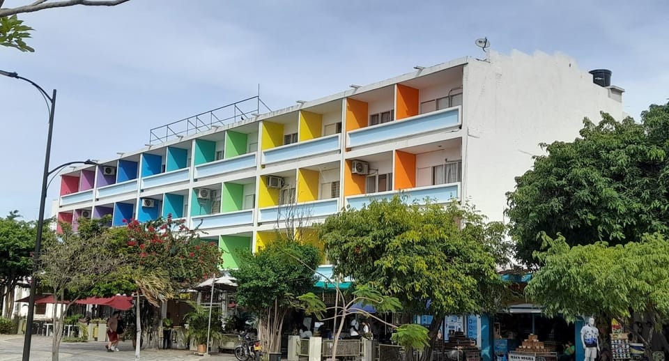 Property building, Facade/entrance, Day, Balcony/Terrace, Balcony/Terrace