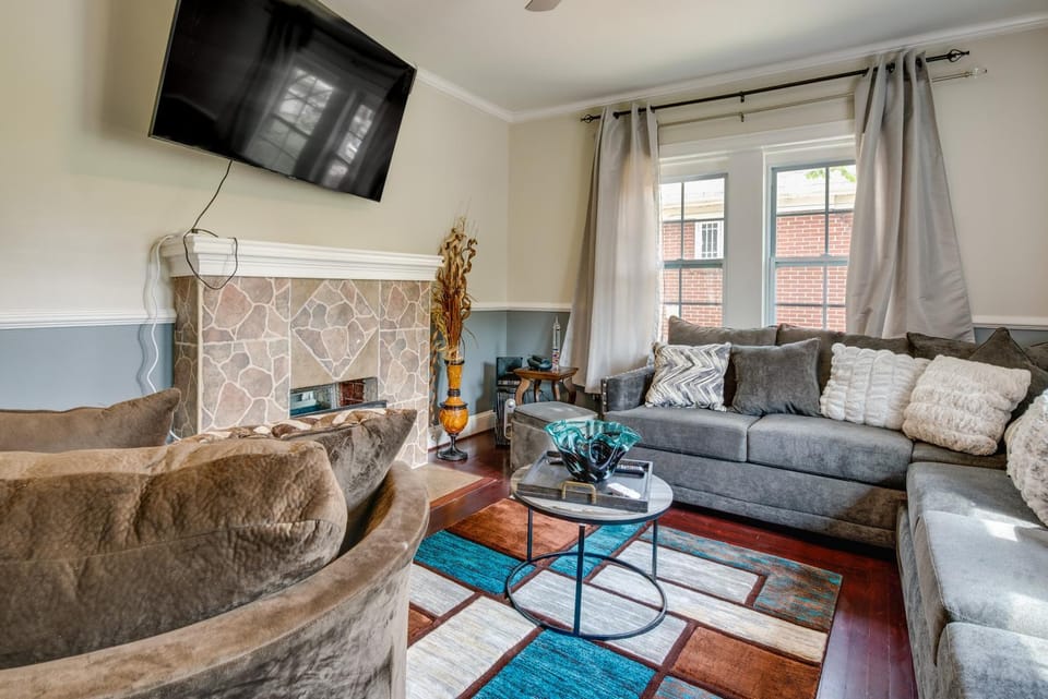 2 Mi to Int’l Soccer Play! Ideal ATL Home Base House in Atlanta