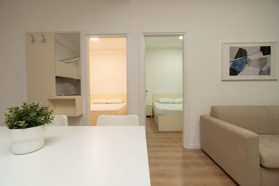 Bed, Seating area, Dining area, Bedroom