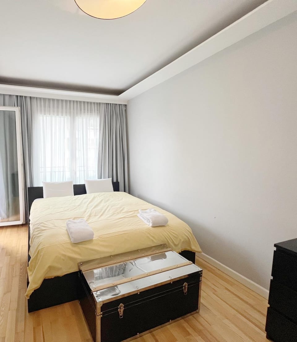 Prime Location Comfort Apartment with Balcony Apartment in Berlin