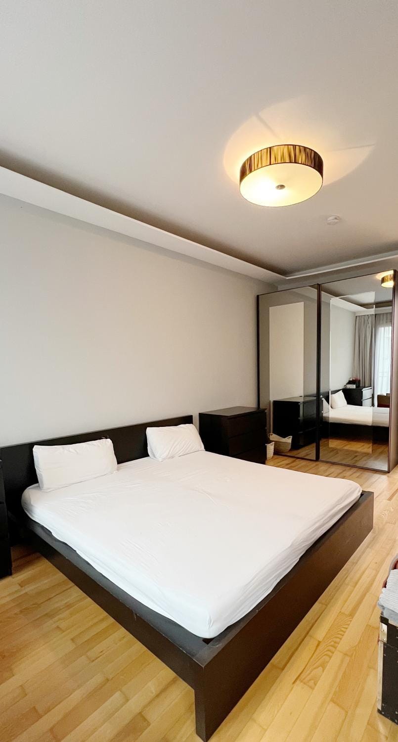 Prime Location Comfort Apartment with Balcony Apartment in Berlin