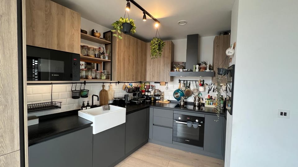 Coffee/tea facilities, Kitchen or kitchenette, dishwasher, minibar, pet friendly, stove, washing machine