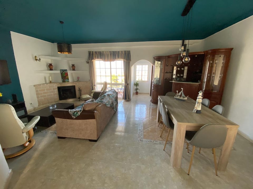 Communal lounge/ TV room, Living room, Dining area