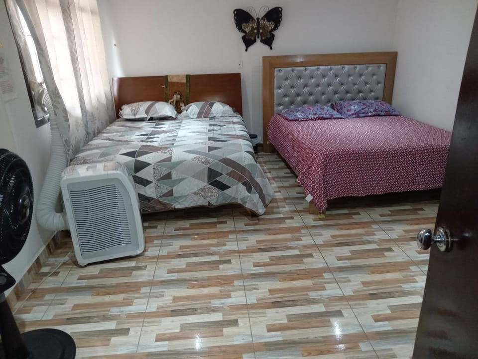 Bed, Photo of the whole room, Bedroom, air conditioner