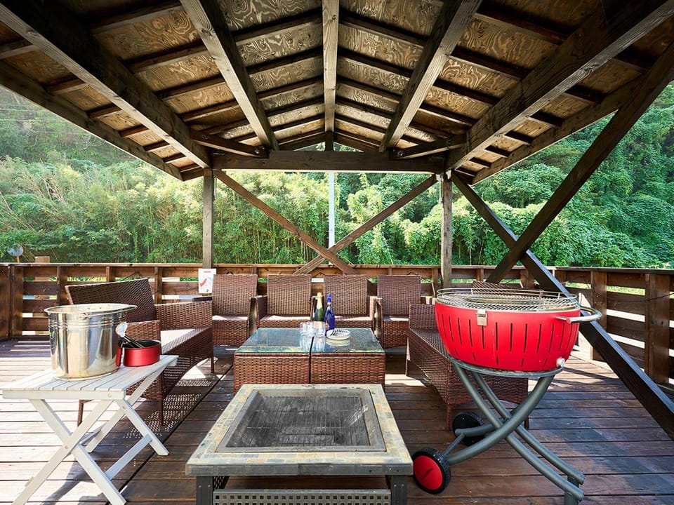 BBQ facilities, View (from property/room), Balcony/Terrace