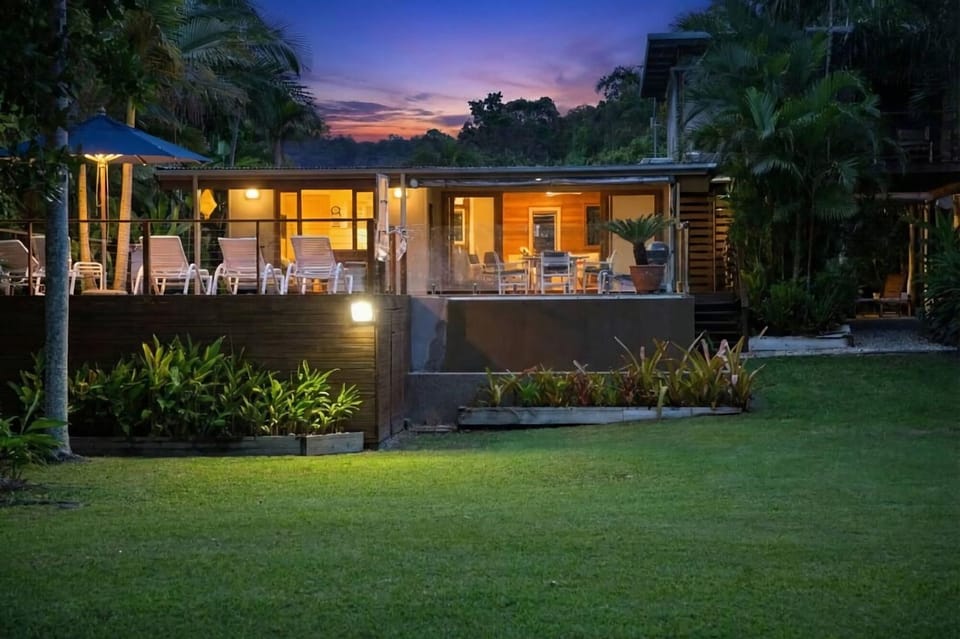 The Beach Cottage House in Wongaling Beach