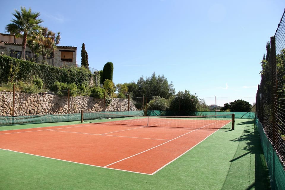 Tennis court