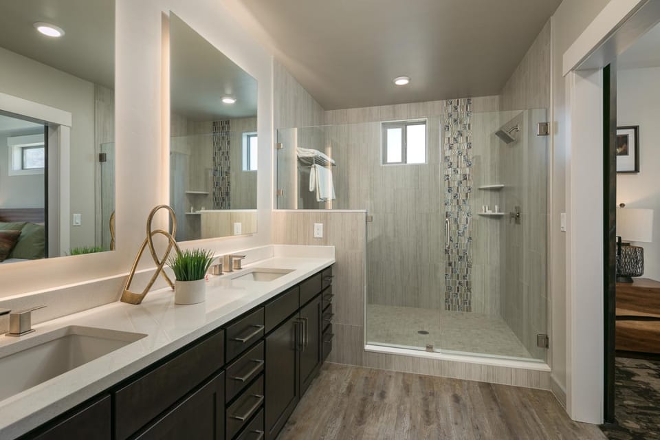 Shower, Bathroom, towels