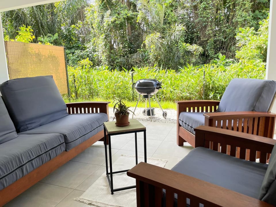 Patio, Day, Garden, Living room, Seating area, Garden view